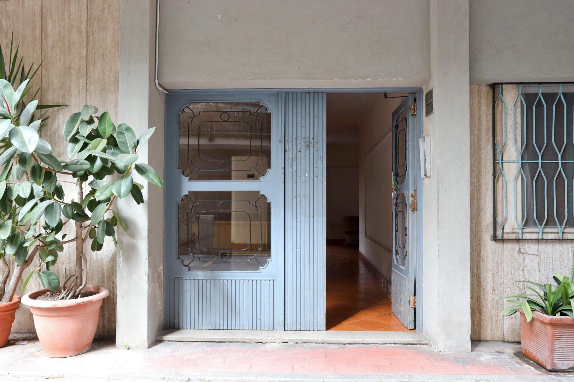Casa Chiara - Materdei & Salvator Rosa Metro Apartment Naples